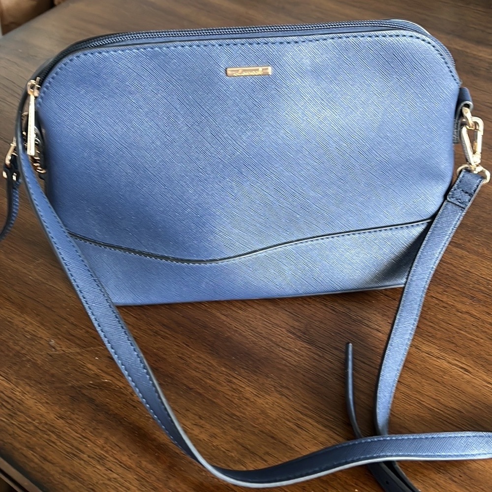 Lovevook navy cross body. EUC​